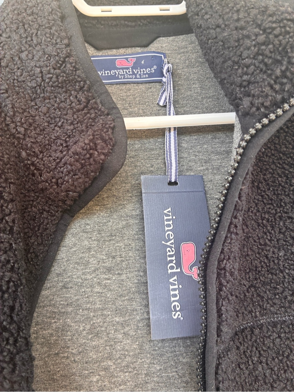 Vineyard Vines Nantucket
Sherpa Vest Size M Jet
Black